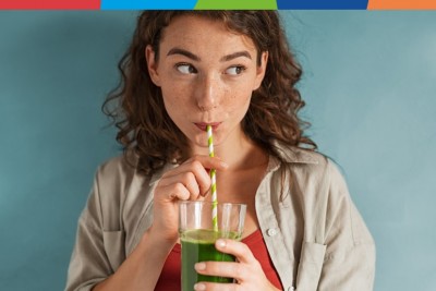 Capcana „Detox-ului”: ce se întâmplă real în corpul tău când înlocuiești mâncarea cu lichide și prafuri?